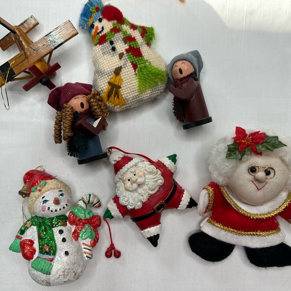 Vintage‎ Christmas Ornaments 1979 Santa Snowman Carolers Russ Mrs Claus Lot of 7 - Picture 1 of 9